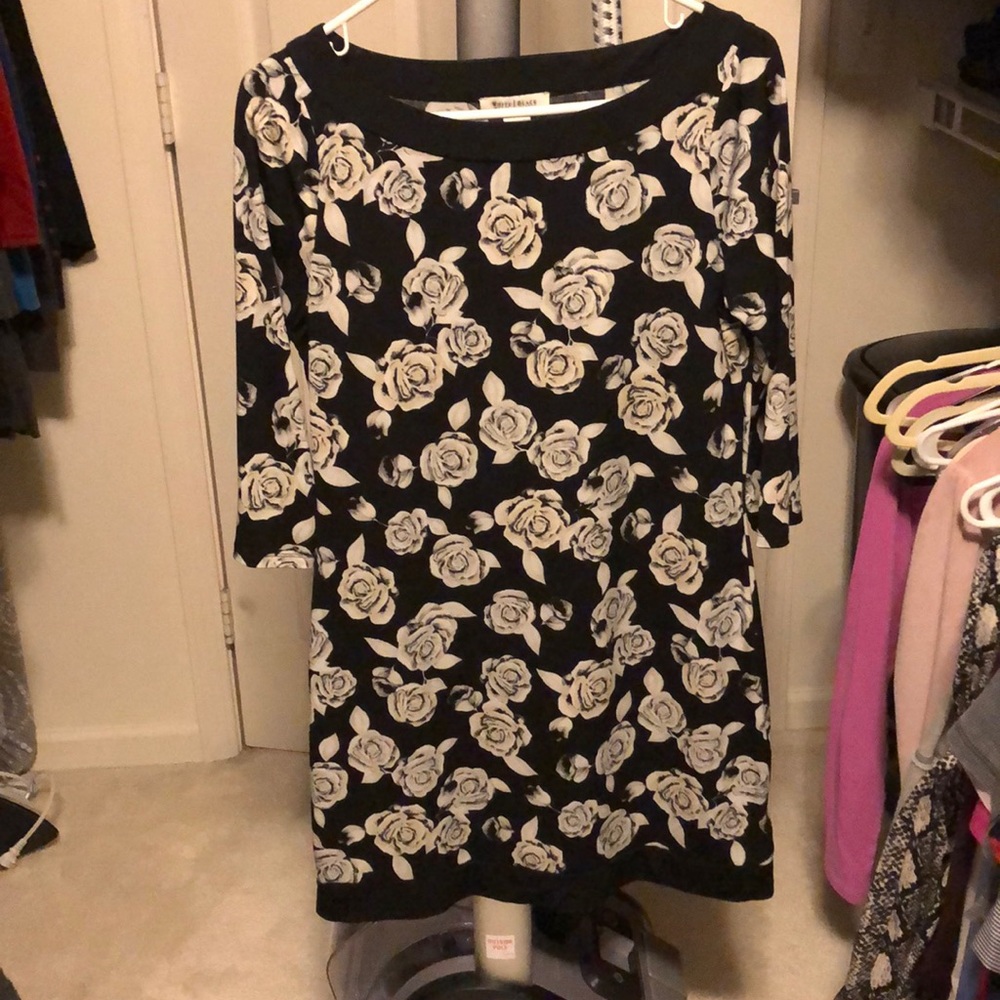White House black market tunic top size small